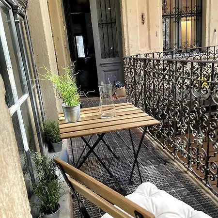 아파트 Pearl Of The Palace District With Private Sauna *