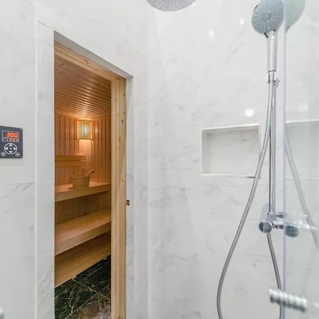 Pearl Of The Palace District With Private Sauna 아파트 *