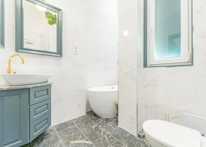 Pearl Of The Palace District With Private Sauna Apartament *