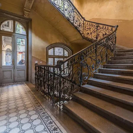 Pearl Of The Palace District With Private Sauna Apartment *